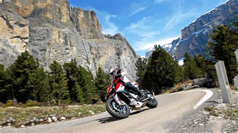 Funbikes Im Test Beim Alpen Masters 2014 Motorradonline De