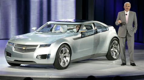 GM is bringing back hybrid vehicles to North America