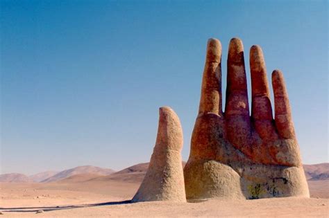 Cile perché c è una mano nel deserto di Atacama Non è un allucinazione