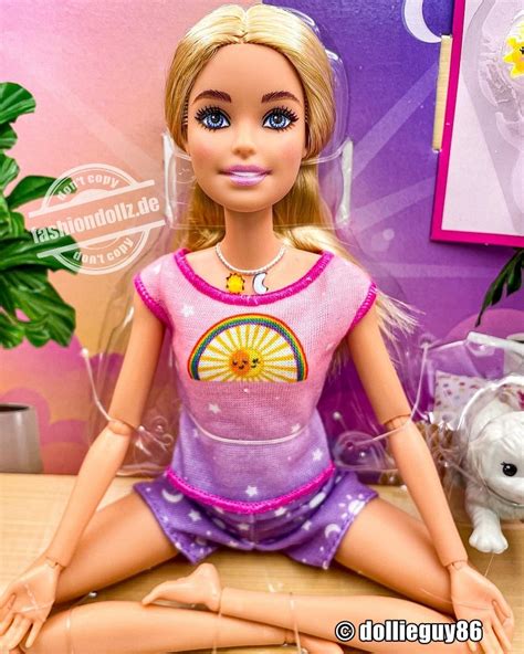 2022 Rise And Relax Barbie Hhx64