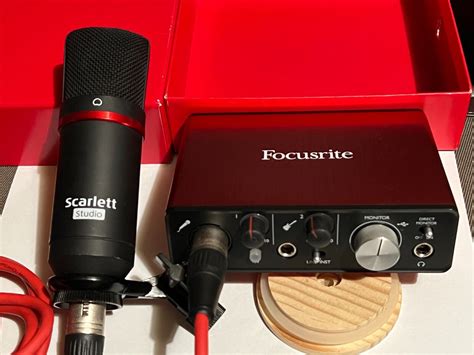 Focusrite Scarlett Solo Gen With Mic Town Green