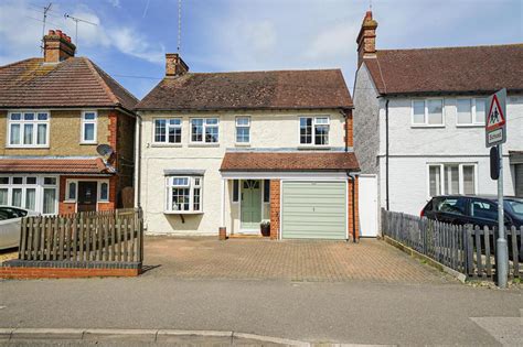 Stanbridge Road Leighton Buzzard 4 Bed Detached House For Sale £500 000