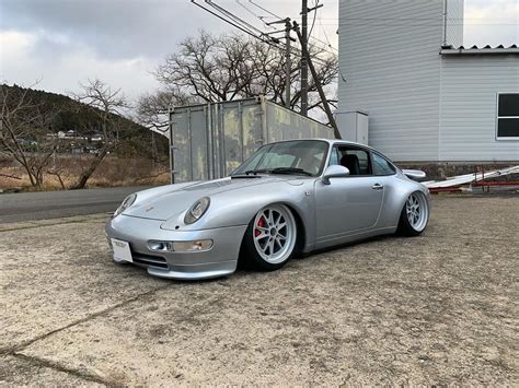 Slammed Porsche 911 Shows Air Cooled Aesthetics Looks Sleek