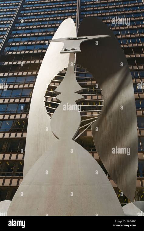 Illinois Chicago Untitled Sculpture By Pablo Picasso In Daley Plaza