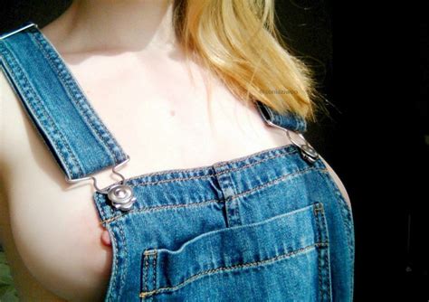 Sweet Amateur Blonde Girl With Sensational Body Nude Pictures