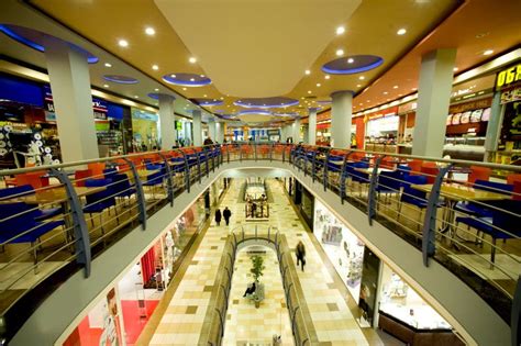 Moscow shopping editorial stock image. Image of building - 22383049