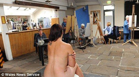 Naked Posing In Art Class