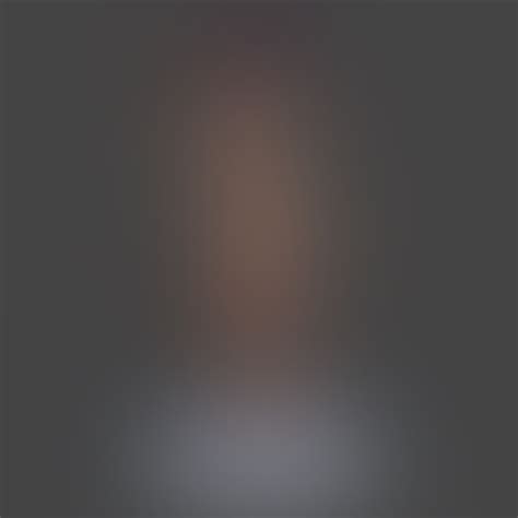 D Printed Julia Takes A Nude Selfie For Her Boyfriend Stl D Printer By Miniature Dmodels