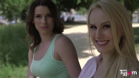 Tetas grandes Angel Wicky hace un sexo lésbico caliente con una morena impresionante XVIDEOS