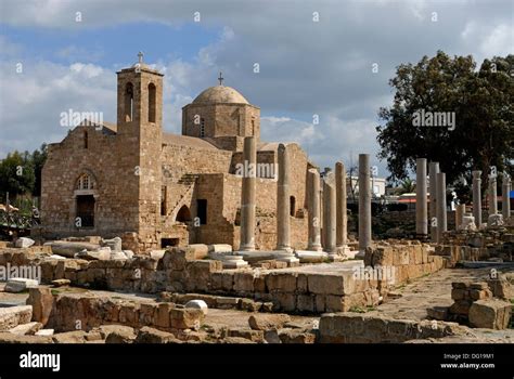 L église Agia Kyriaky dans le site archéologique de la basilique