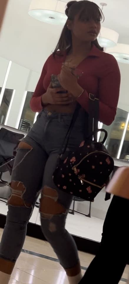 Super Sexy Latina With Insane Body Tight Jeans Forum