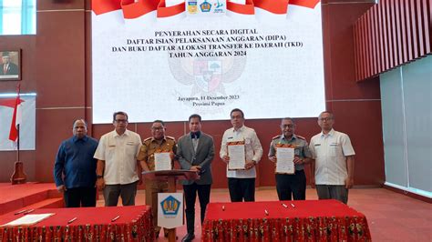 Kakanwil Kemenkumham Papua Terima Penghargaan Terbaik Nilai IKPA Dari