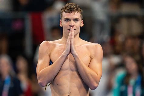 In Crowns Bonuses Awarded At World Aquatics Swimming