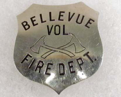 VINTAGE BELLEVUE WA VOLUNTEER FIRE DEPARTMENT BADGE