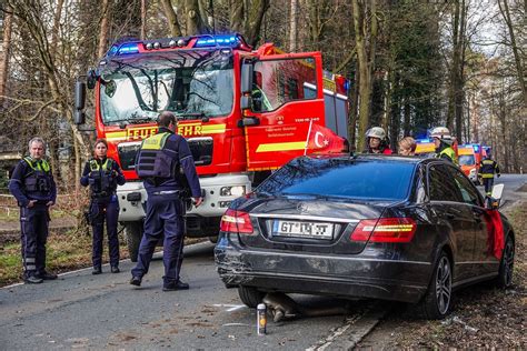 Bielefeld Sechs Verletzte Nach Unfall Innerhalb Eines Hochzeitskorsos