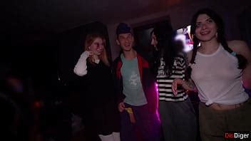 Real Party Amateur Teens Host Orgy Hard Fast Fuck Cum In Mouth XNXX