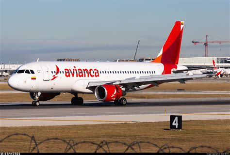 N451AV Airbus A320 214 Avianca Sean Brink JetPhotos