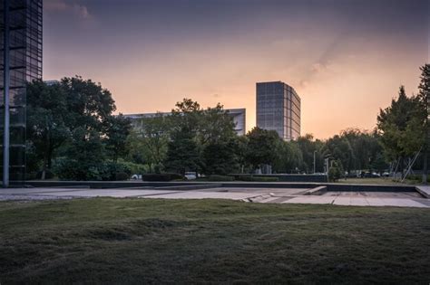 Premium Photo Modern Business Building In Sunset