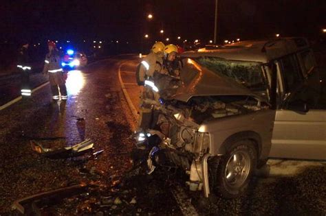 Sex á slysadeild eftir árekstur