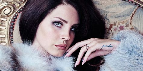 Sin Photoshop Lana Del Rey Presume Su Belleza En Traje De Ba O Publinews