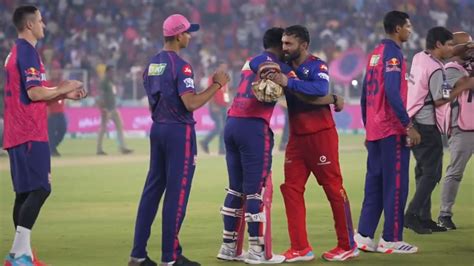 Cricket News Ipl Dinesh Karthik Gets Emotional Guard Of Honour