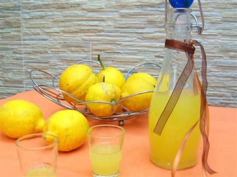 Limoncello Fait Maison Comme En Italie Recette Par L Italie Dans Ma