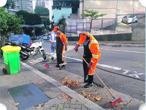 O Invis Vel Trabalho Da Limpeza Urbana Profissionais Que Mant M O