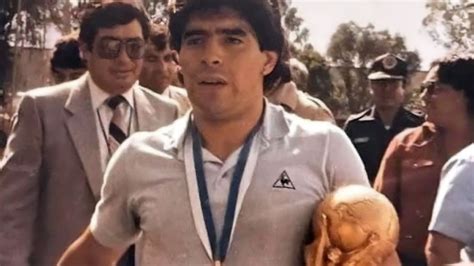 Difundieron imágenes inéditas de Diego Maradona festejando el título en