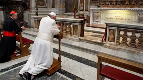 Papst Besuchte Grab Von Johannes Paul Ii Oe At