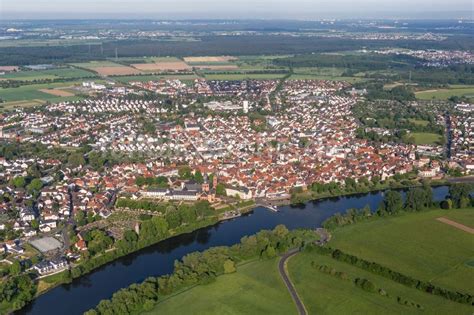 Seligenstadt Von Oben Ortschaft An Den Fluss Uferbereichen Des Main