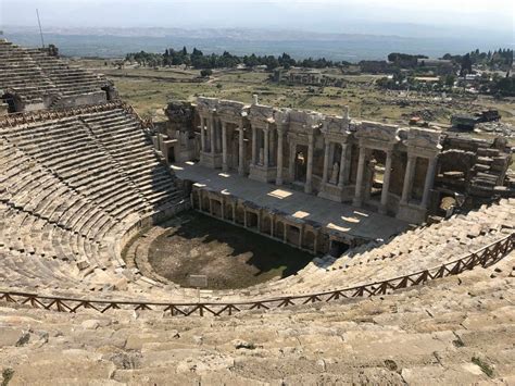 Hierapolis Antik Tiyatrosu Konumu Foto Raflar Ve Hakk Ndaki