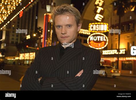 Marc warren hustle hi-res stock photography and images - Alamy