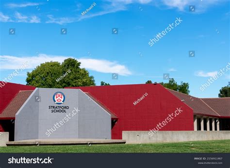 Stratford School Sign Logo On Building Stock Photo 2156911467 ...