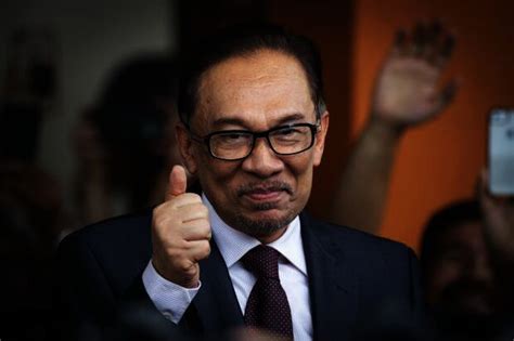 Anwar Ibrahim sworn in as Malaysia’s 10th prime minister, ending 24 ...