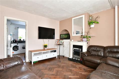 3 Bed End Terrace House For Sale In Rochester Road Gravesend Kent