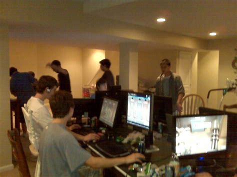 Inside The LAN Parties From The Early Days Of PC Gaming