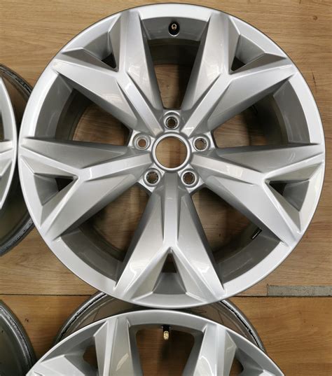 Vw Atlas Prisma Qf L Oem Alloy Wheels