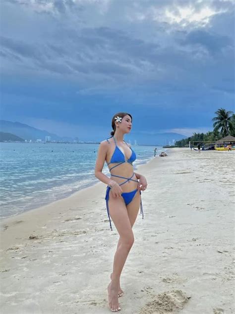 Diệp Lâm Anh tung bộ ảnh thả dáng quyến rũ với bikini Nhan sắc xịn xò hết nấc là mẹ con