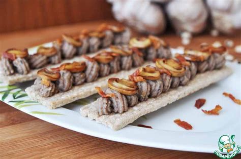Фасолевая паста с запечённым чесноком и шампиньонами – кулинарный рецепт
