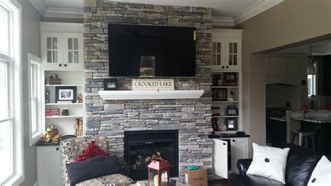 Echo Ridge Southern Ledgestone By Boral Cultured Sotne With Wood Mantel