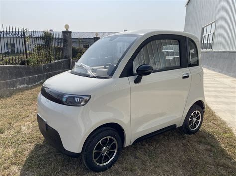 New Design Eec Coc Approved Adult Wheel Electric Cabin Scooter Car