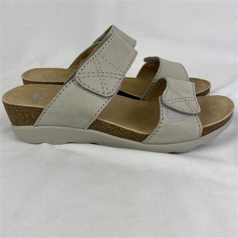 Dansko Womens Maddy Wedge Sandal Ivory Milled Nubu Gem