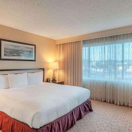 Hilton Santa Monica Hotel: 4 star Hotel with a Minimum Price 239US ...