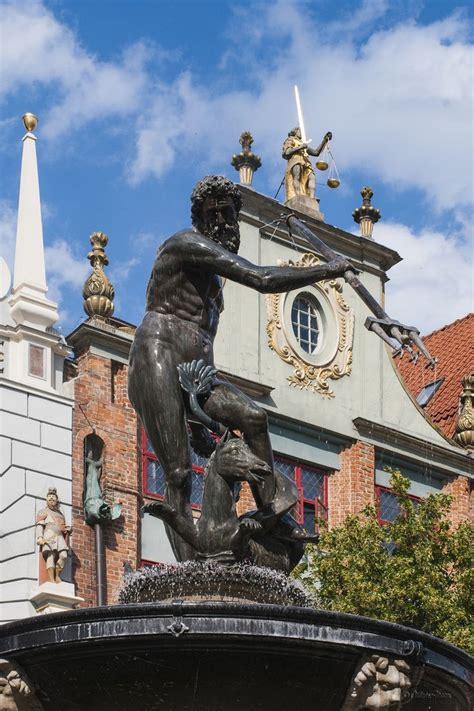 Fontanna Neptuna 2 Gdansk Autumn Destinations Fountain