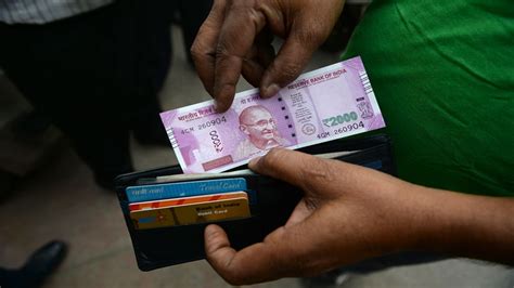 Rbi Launches New Rs500 Rs2000 Currency Notes