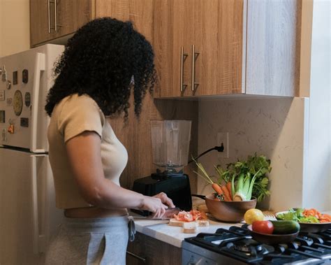 How to Improve Your Relationship With Food
