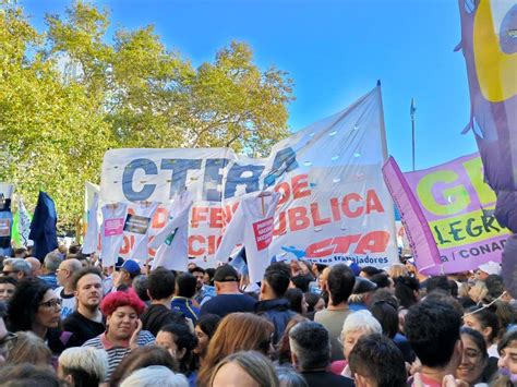 Na Argentina manifestantes vão às ruas no primeiro protesto no