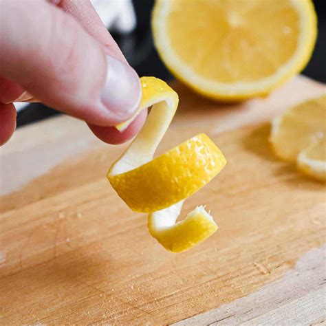 Lemon Wedge Garnish