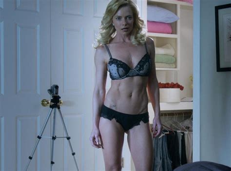 Jaime Pressly A Haunted House Scrolller