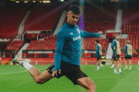 Mees Hilgers Tampil Penuh Saat FC Twente Tahan Imbang Manchester United